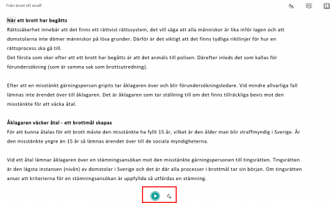 Bilden visar hur det ser ut när man öppnat Avancerad läsare i OneNote. Längst ner på sidan finns en playknapp för uppläsning av texten. 
